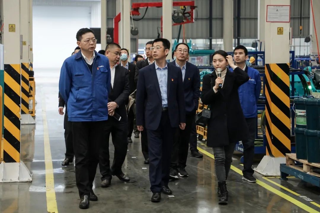 以黨建促業(yè)務(wù)，以業(yè)務(wù)強黨建——青島西海岸公用事業(yè)集團考察山河智能