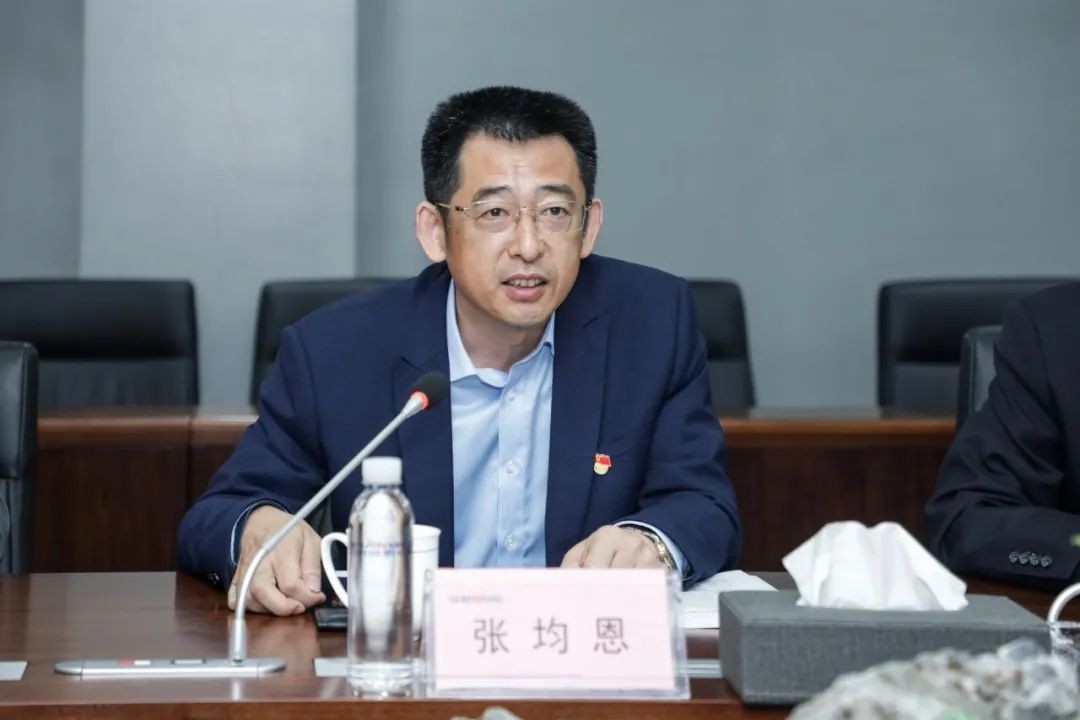 以黨建促業(yè)務(wù)，以業(yè)務(wù)強黨建——青島西海岸公用事業(yè)集團考察山河智能