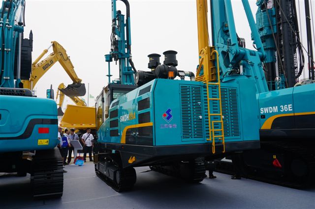 山河智能SWDH89A露天液壓鉆車(chē)亮相BICES 2015