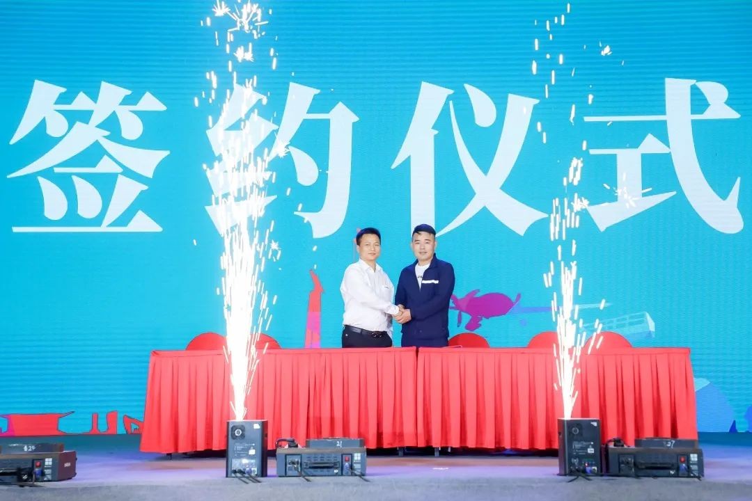 “機甲盛宴”長(cháng)沙展圓滿(mǎn)收官！山河智能展區亮點(diǎn)精彩回顧