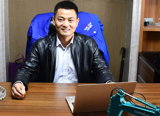 人生浮沉如夢(mèng)，攜手山河勇攀事業(yè)巔峰