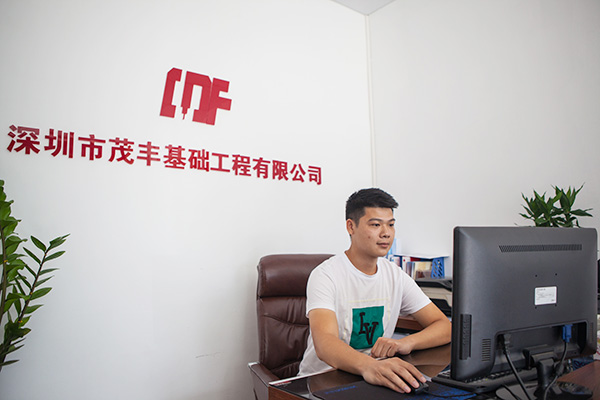我叫阿忠，忠于事業(yè)，也忠于山河智能旋挖鉆機