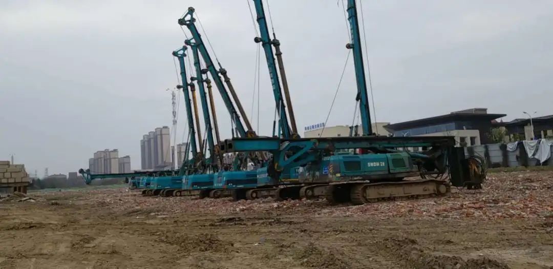 颯！他以11臺旋挖鉆占領(lǐng)荊州房建市場(chǎng)