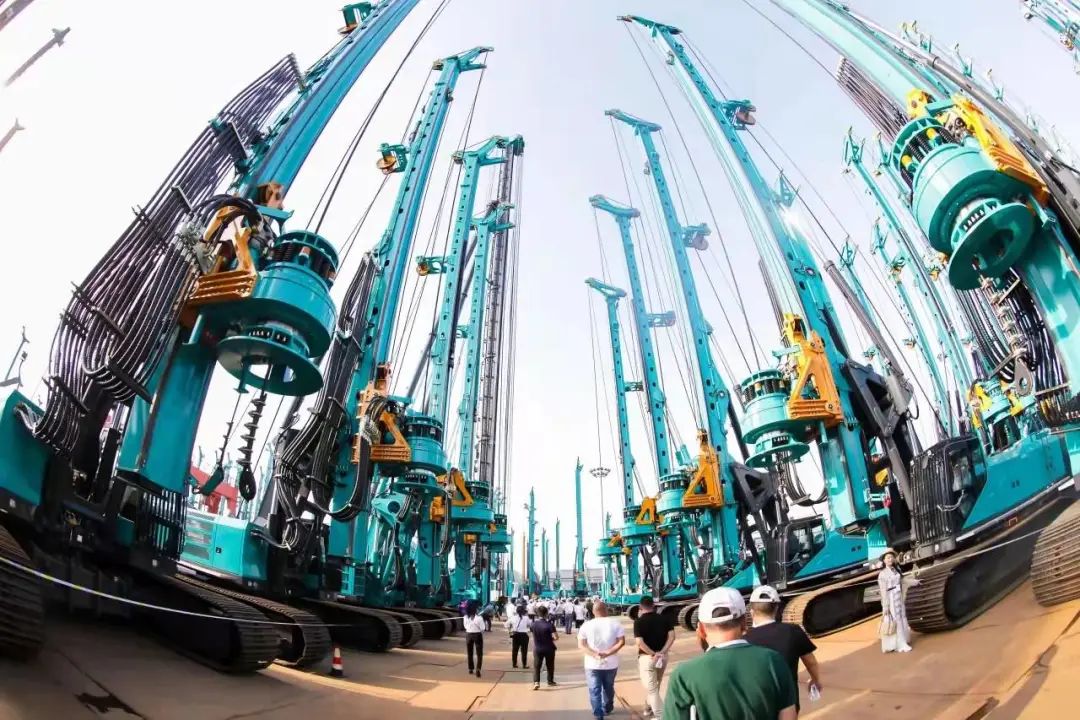 鉆孔直徑7米、鉆孔深度170米！世界最大旋挖鉆機成功下線(xiàn)