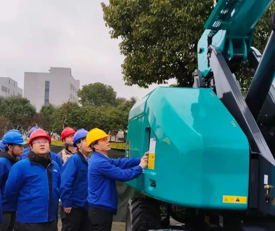“拳”力出擊！山河智能首套自主研發(fā)臂車(chē)控制系統重磅來(lái)襲
