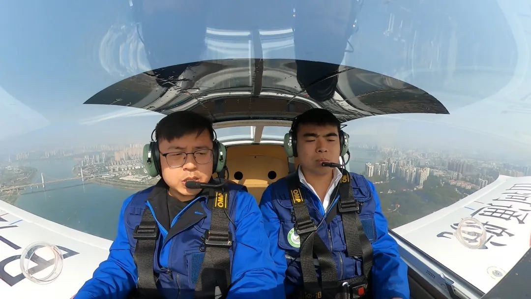 空地協(xié)同顯身手！湖南航空應急救援隊山河機組開(kāi)展特情處置應急演練