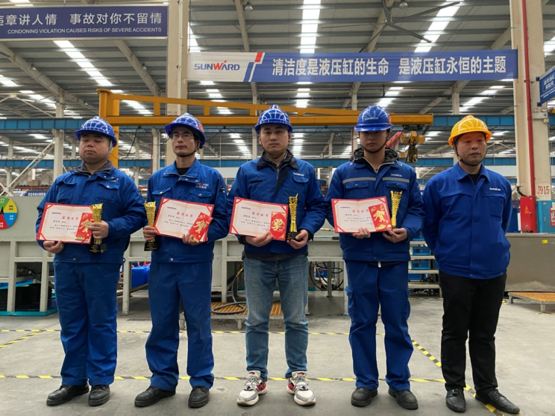 山河工匠 | “浪波”不言苦，甘為“人梯”承大重
