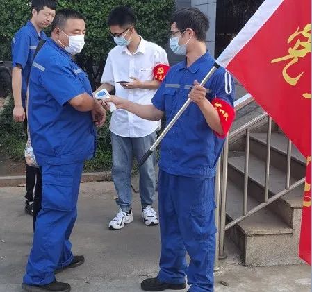 山河工匠 | “浪波”不言苦，甘為“人梯”承大重
