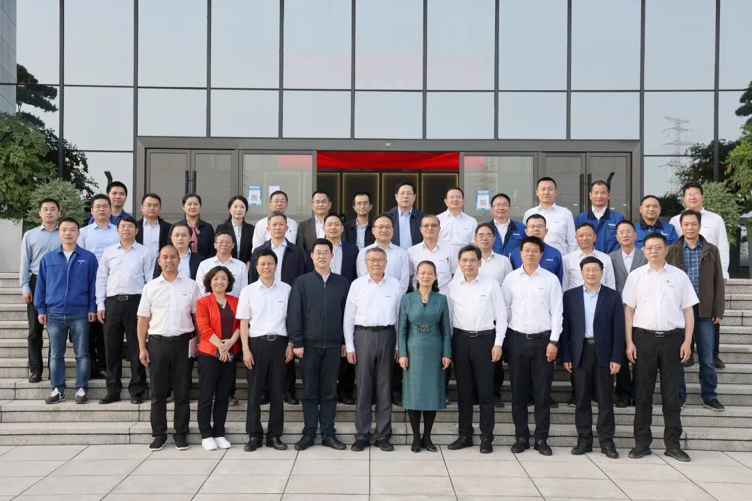 深化產(chǎn)學(xué)研合作！中南大學(xué)校長(cháng)、中國工程院院士田紅旗率團拜訪(fǎng)山河智能