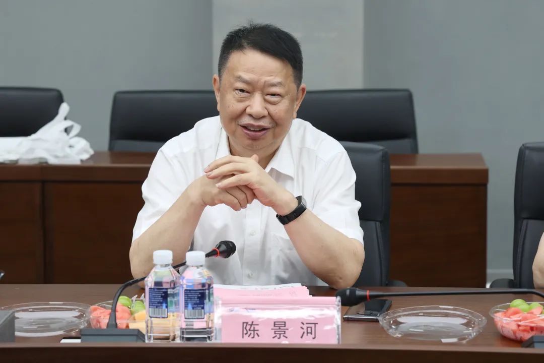 紫金礦業(yè)集團黨委書(shū)記、董事長(cháng)陳景河蒞臨山河智能考察交流