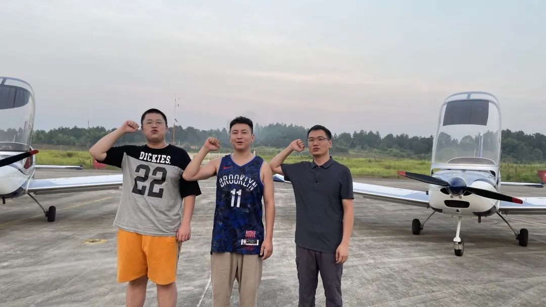 沖上云霄！湖南山河通航學(xué)員成功單飛