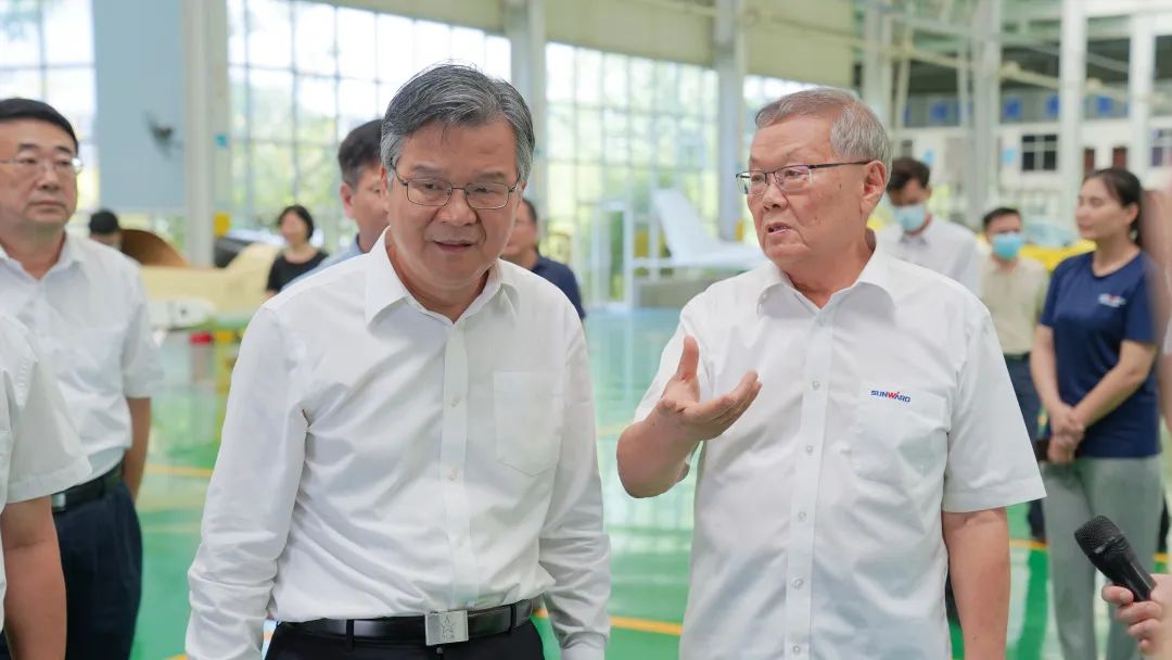 湖南省委常委、常務(wù)副省長(cháng)李殿勛一行考察調研山河科技