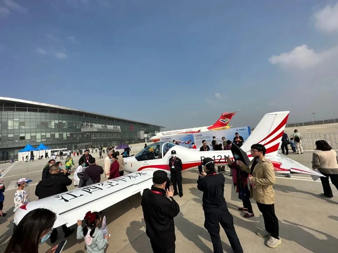 逆勢飛翔！山河航空攜手合作伙伴亮相2022南昌飛行大會(huì )