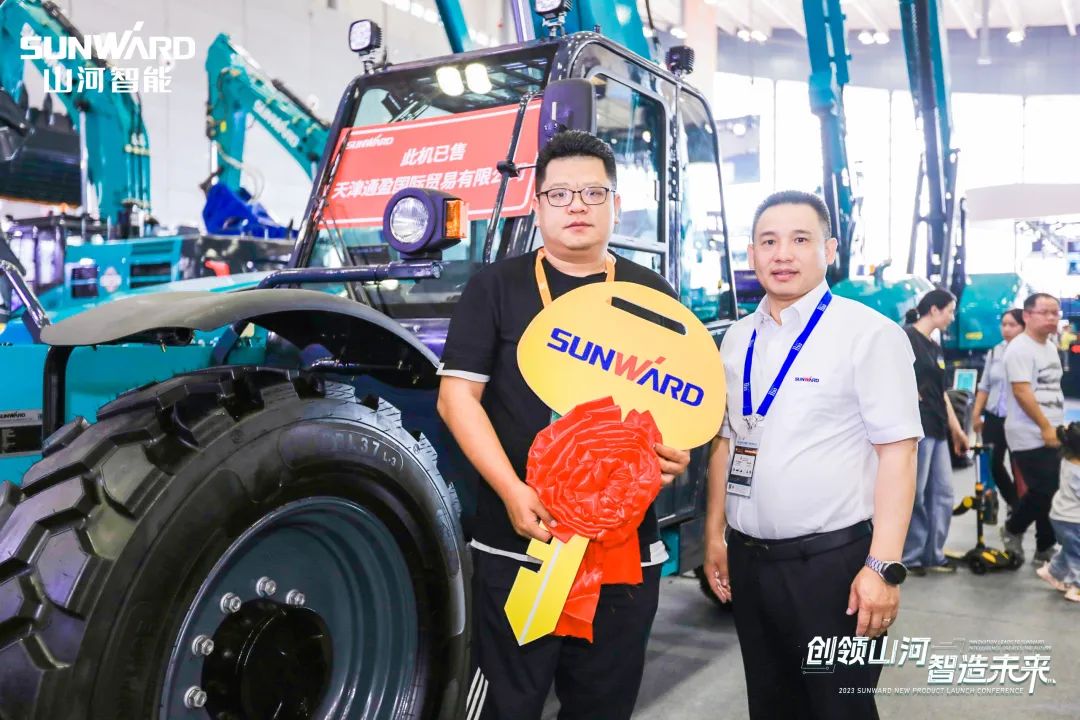 聚焦電動(dòng)化、智能化！山河智能全系列高空機械產(chǎn)品亮相長(cháng)沙展