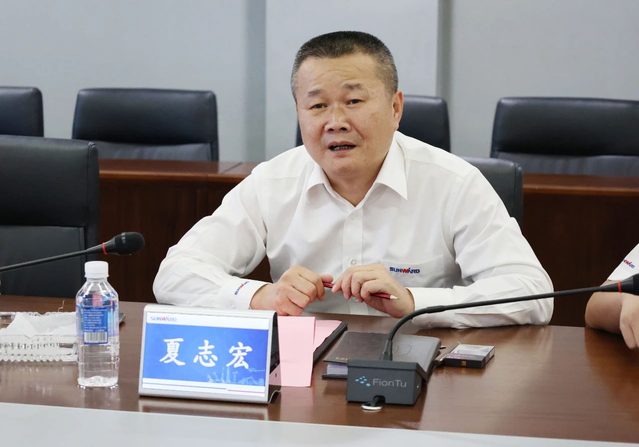 永青科技集團董事長(cháng)胡曉東帶隊到訪(fǎng)山河智能