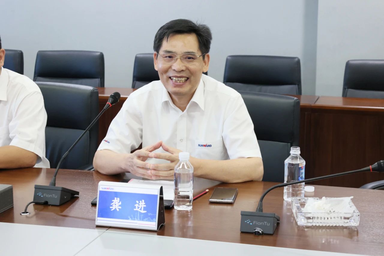 永青科技集團董事長(cháng)胡曉東帶隊到訪(fǎng)山河智能