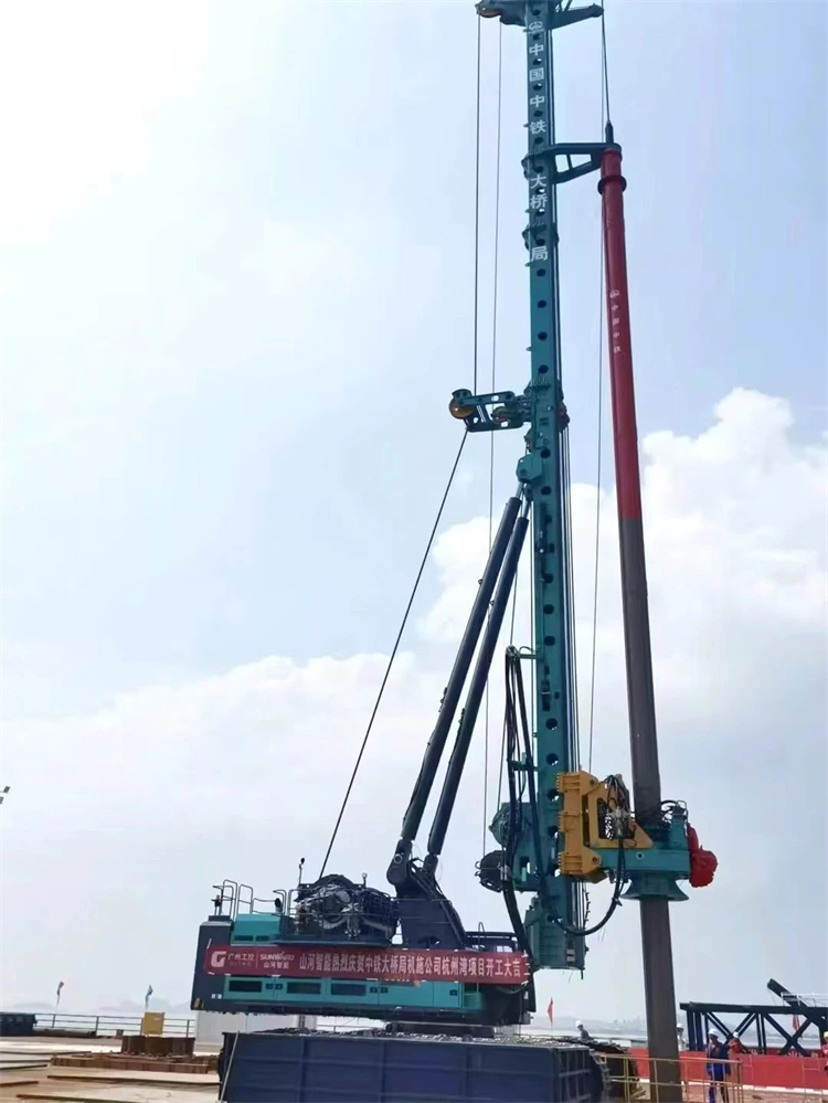 再戰世界級工程！山河智能超級旋挖鉆機SWDM800H助建杭州灣跨海鐵路橋項目