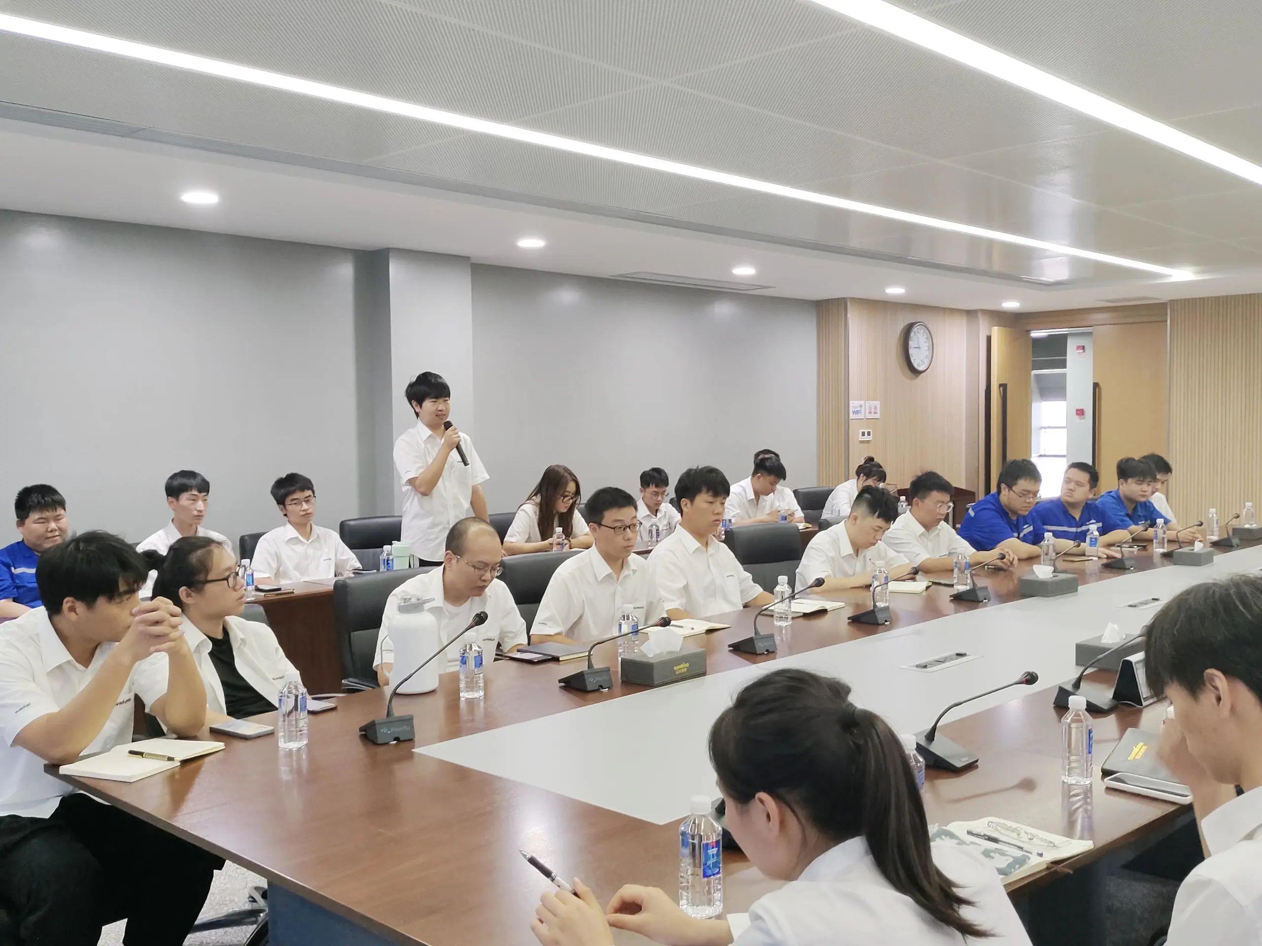暢談心聲，共話(huà)未來(lái)！這場(chǎng)應屆畢業(yè)生員工座談會(huì )，很暖，很貼心！