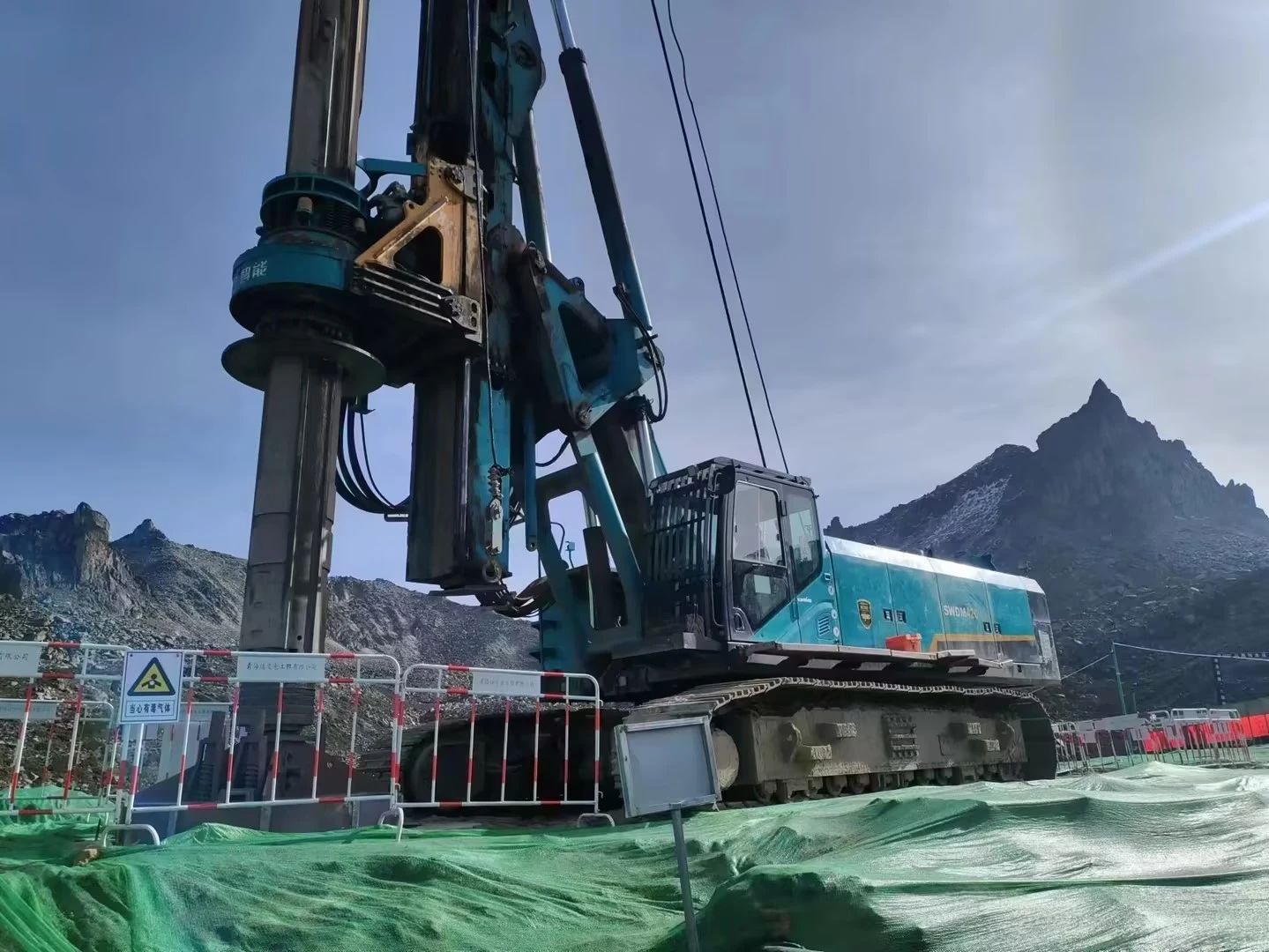 助力世界最高海拔特高壓直流輸電工程，山河智能旋挖鉆機展現硬核實(shí)力