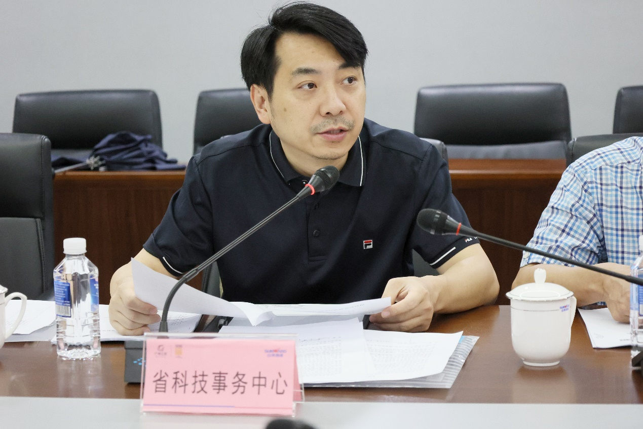 山河智能“超大型油氣管道綠色成套施工裝備”項目順利通過(guò)驗收！